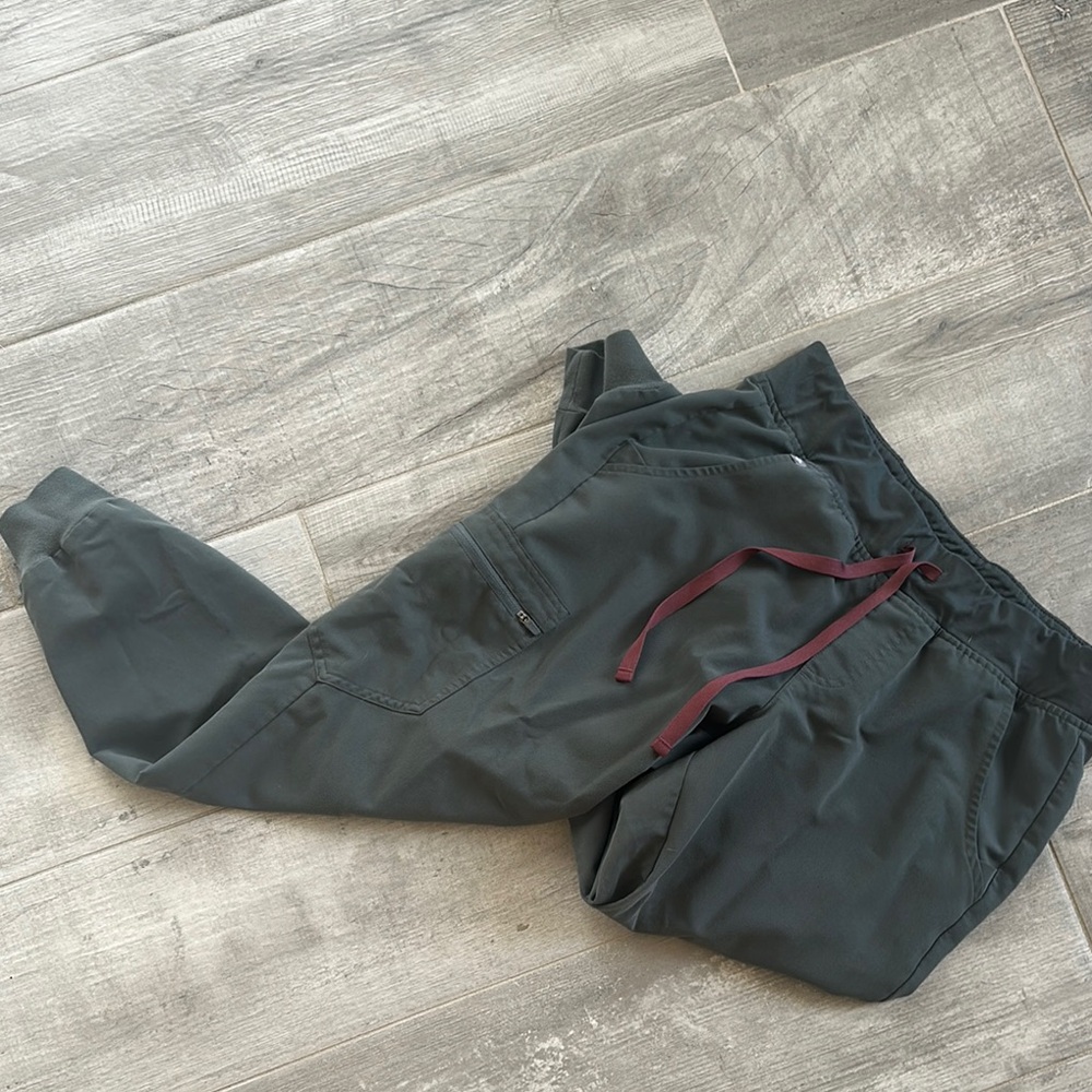 Figs Black Sweatpants Relaxed Fit Joggers scrubs